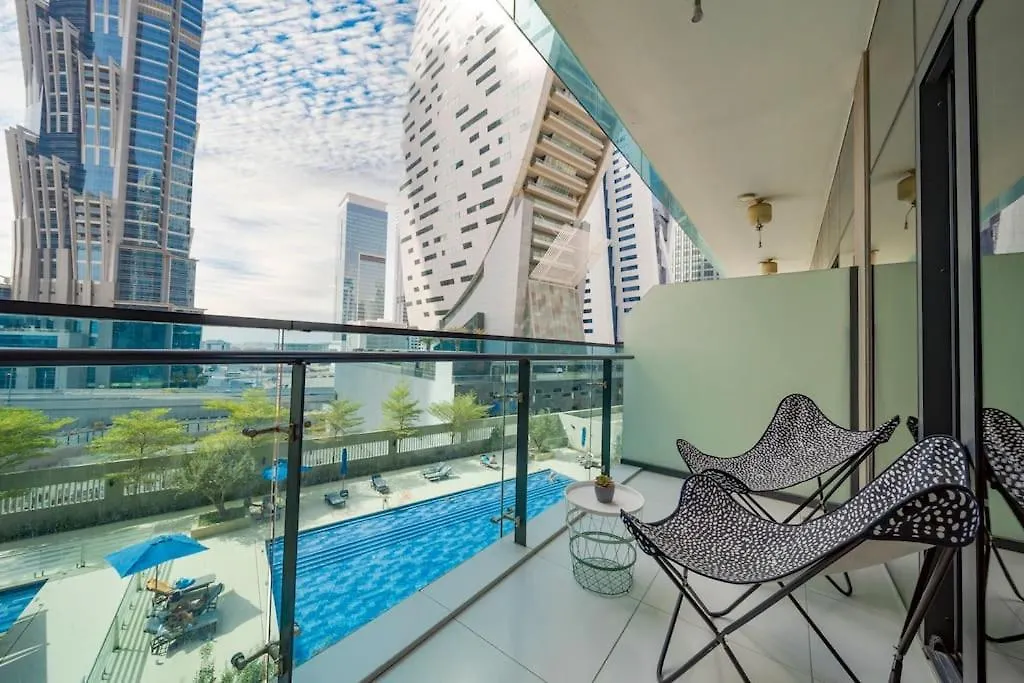 Chic 1Br Getaway- 4Min Walk To Business Bay Metro & 10Min To Burj Khalifa Apartment Dubai