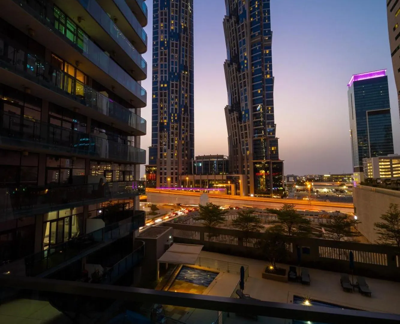 Chic 1Br Getaway- 4Min Walk To Business Bay Metro & 10Min To Burj Khalifa Apartment Dubai