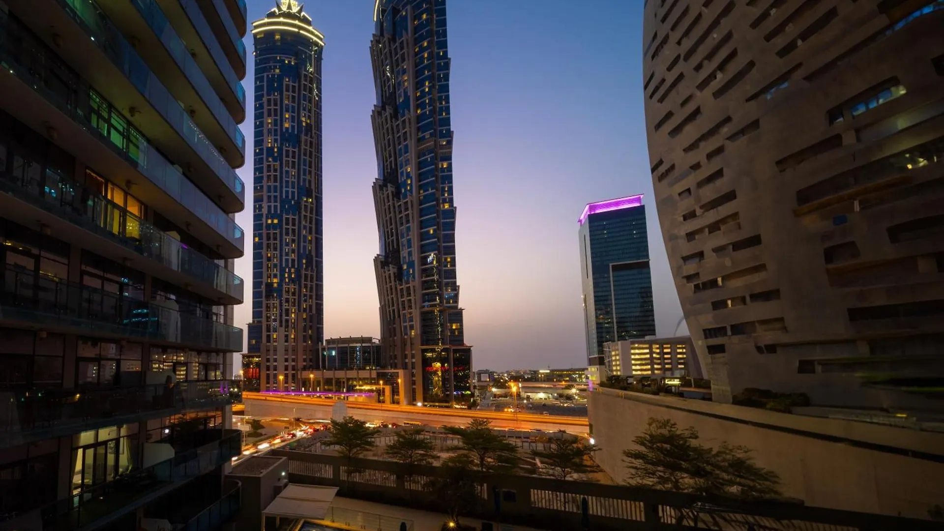 Chic 1Br Getaway- 4Min Walk To Business Bay Metro & 10Min To Burj Khalifa Apartment Dubai