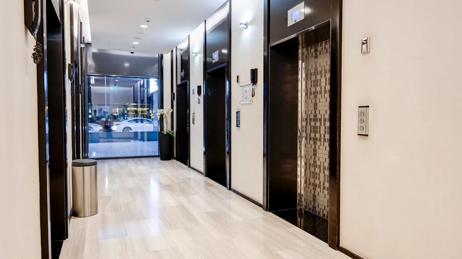 Chic 1Br Getaway- 4Min Walk To Business Bay Metro & 10Min To Burj Khalifa Apartment Dubai