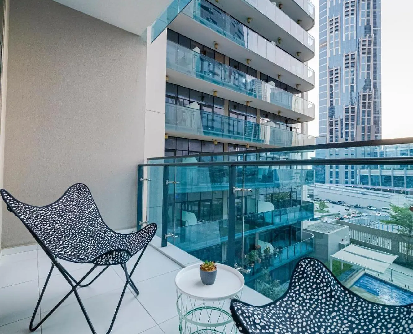 Chic 1Br Getaway- 4Min Walk To Business Bay Metro & 10Min To Burj Khalifa Apartment Dubai United Arab Emirates