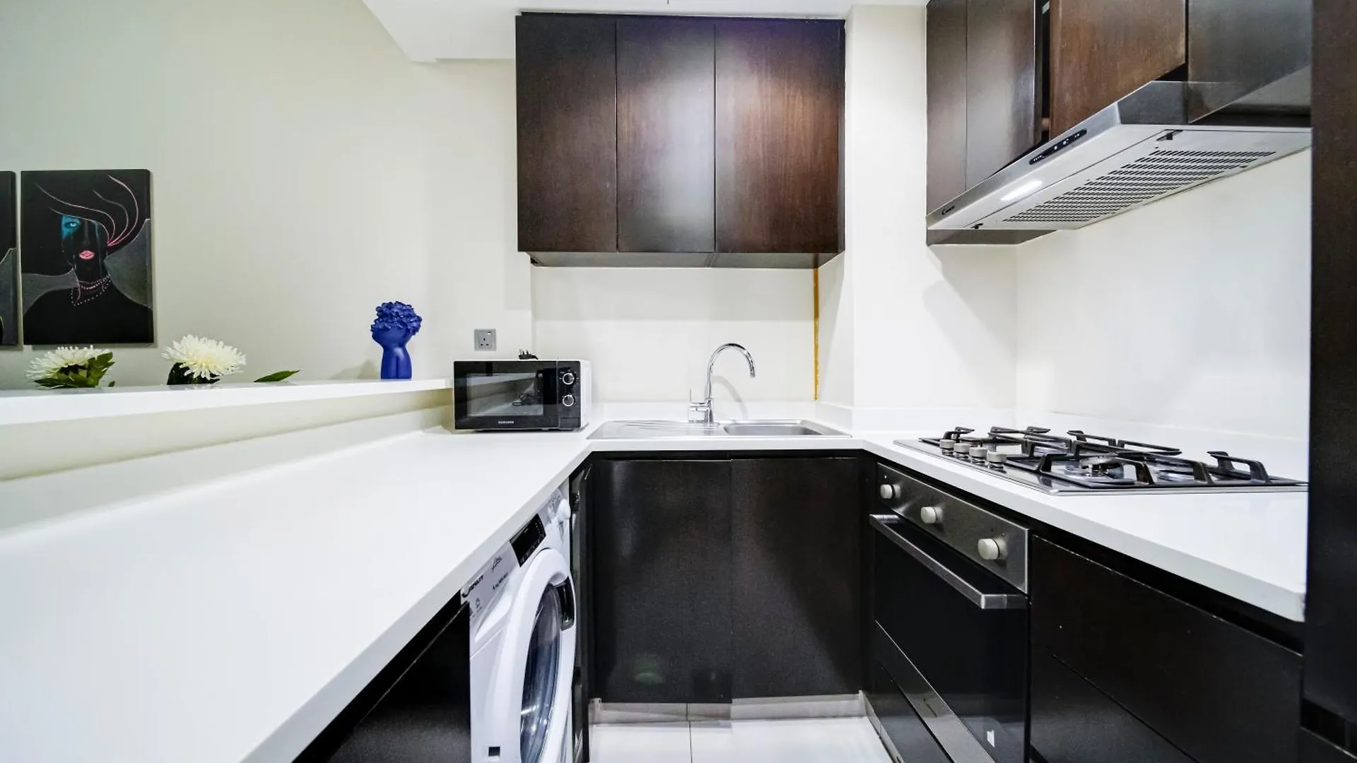 Chic 1Br Getaway- 4Min Walk To Business Bay Metro & 10Min To Burj Khalifa Apartment Dubai United Arab Emirates