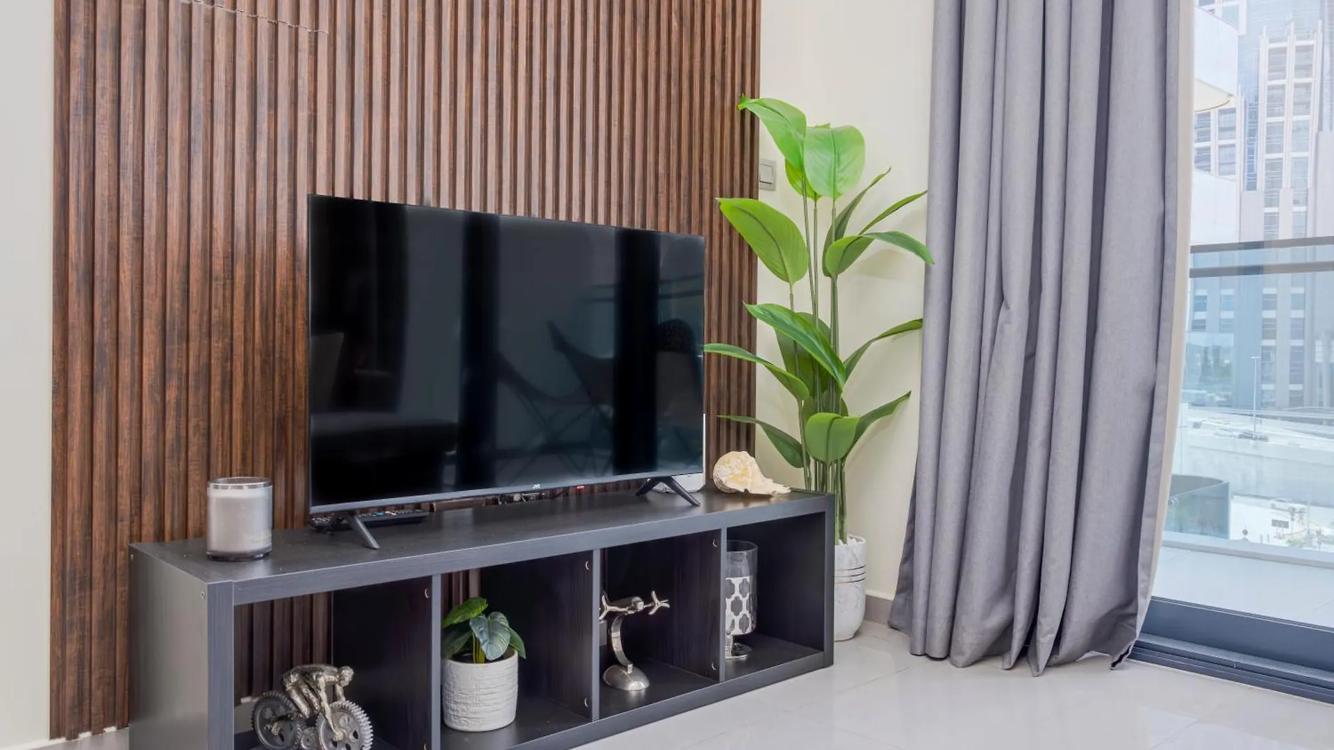Chic 1Br Getaway- 4Min Walk To Business Bay Metro & 10Min To Burj Khalifa Apartment Dubai United Arab Emirates