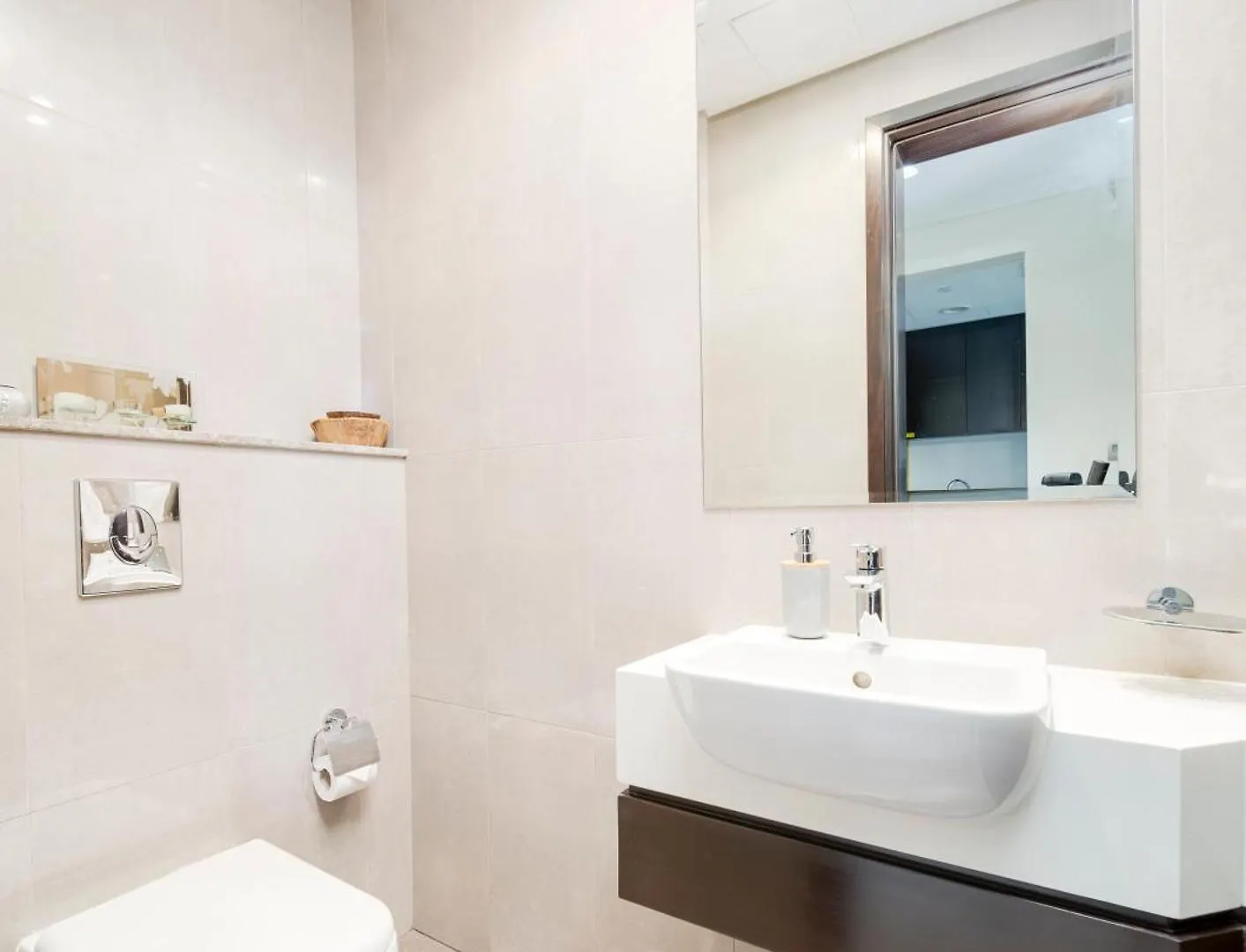 Chic 1Br Getaway- 4Min Walk To Business Bay Metro & 10Min To Burj Khalifa Apartment Dubai United Arab Emirates