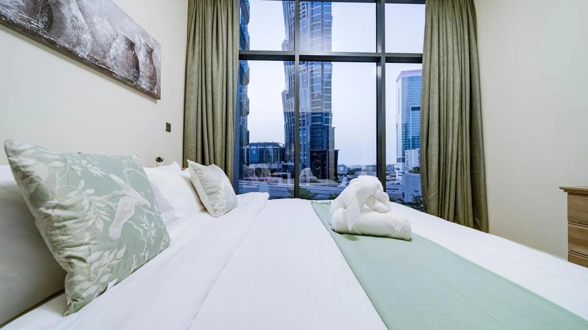 Chic 1Br Getaway- 4Min Walk To Business Bay Metro & 10Min To Burj Khalifa Apartment Dubai