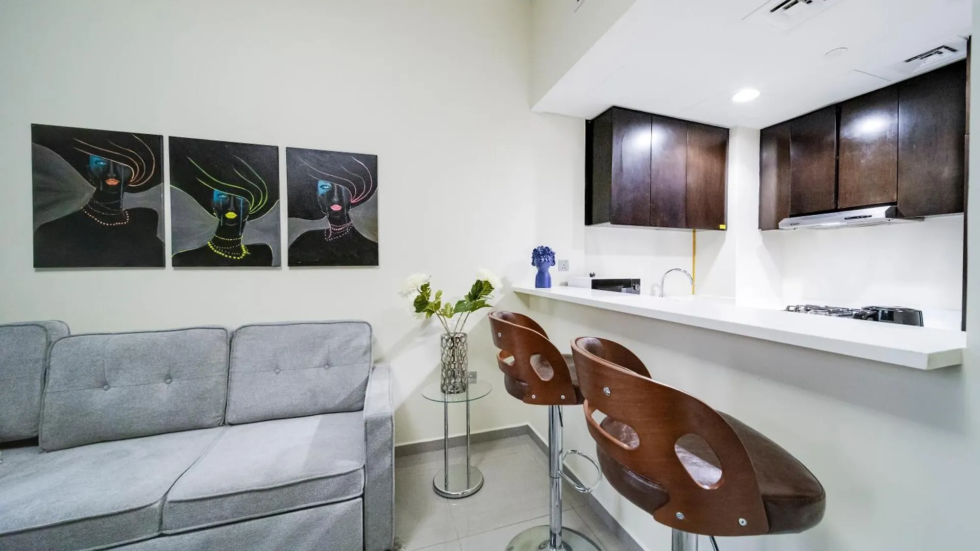 Chic 1Br Getaway- 4Min Walk To Business Bay Metro & 10Min To Burj Khalifa Apartment Dubai