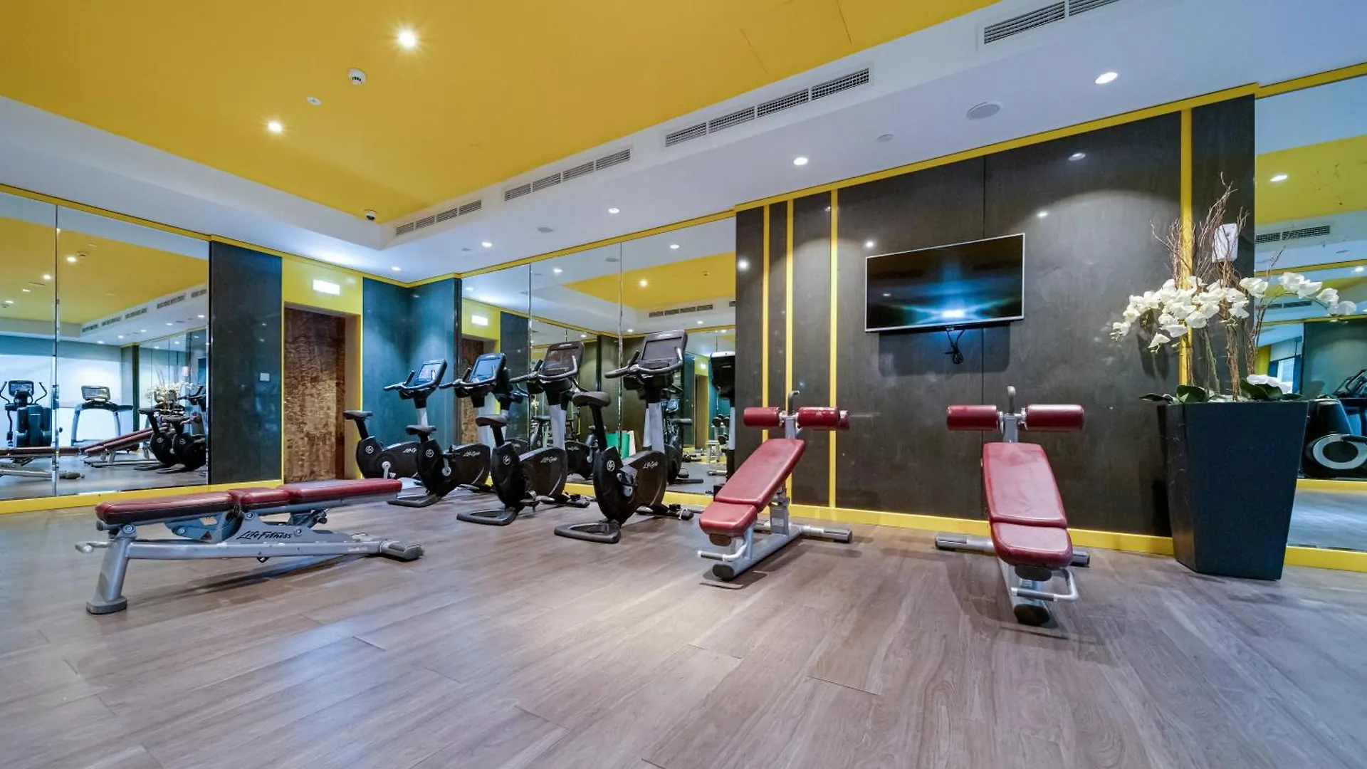 Chic 1Br Getaway- 4Min Walk To Business Bay Metro & 10Min To Burj Khalifa Apartment Dubai